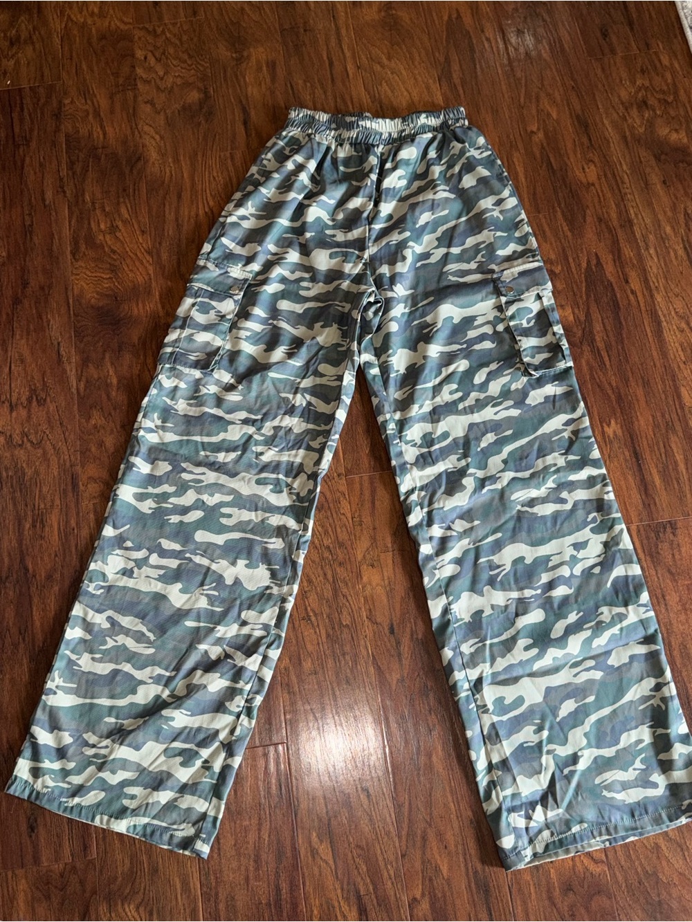 PrettyLittleThing Men's Green Camo Cargo Pants